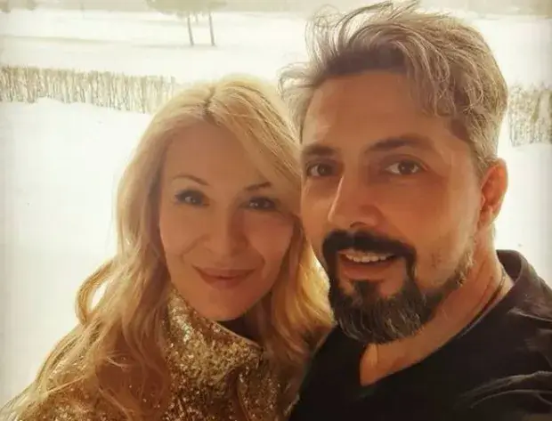 Скандал: Стефан Николов се хвали с казармата, но Гала е мъжът!