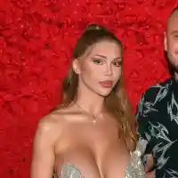 Шермин шокира с мега деколте – какво се случва?!