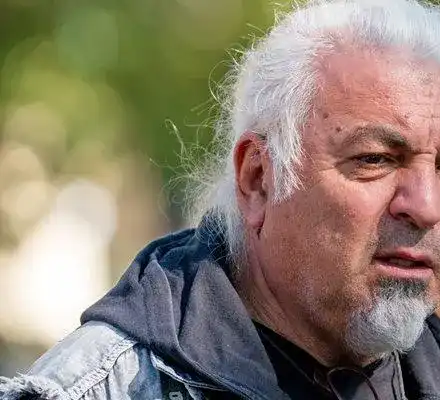 Шокиращата история на Васко Кръпката: Мутри с бухалки спират музиката!