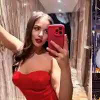 Шокираща трансформация! Веселка от „Биг Брадър“ дарява дрехи!