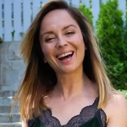 Вики Терзийска шокира с шаран и ракия в Белград!