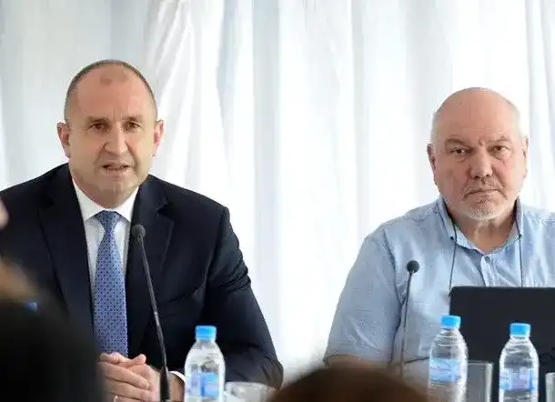 Шокиращи тайни: Как агент 'Майстора' готви партията на Радев!