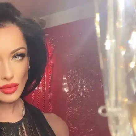 Шок! 40-килограмовата Роси Иванова разтърси мрежата с нова визия!