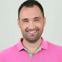 Боби Турбото отиде  при Маги Халваджиян