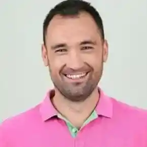 Боби Турбото отиде  при Маги Халваджиян