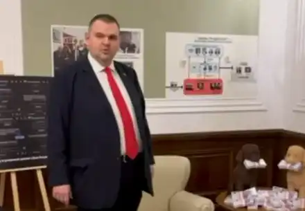 Делян Пеевски, лидер на ДПС и ПГ на ДПС-НОВО НАЧАЛО откри новата експозиция на Музея на Сглобката