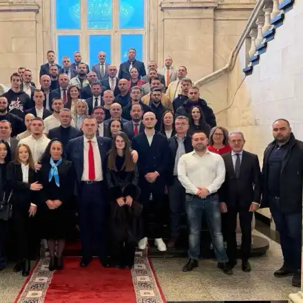 Шок! Делян Пеевски се срещна с младежи в Бургас – какво следва?