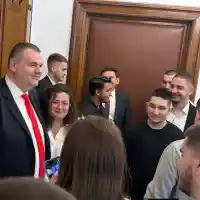 Делян Пеевски, лидер на ДПС и ПГ на ДПС-НОВО НАЧАЛО се срещна с млади хора от Стара Загора