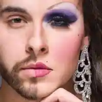 Депутат травестит: Пенисът не е мъжки орган, и жени го имат