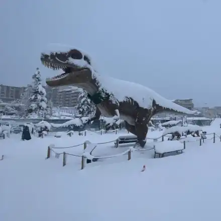 Динозаври завладяват София! Не пропускайте това уникално шоу!