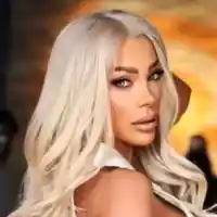 Емануела и Диона баджаначки: Спели с един и същ собственик на автомивка