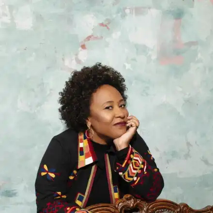 Емели Санде се раздели с българската си годеница