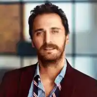 Фърат Челик с нова любов! Скандал в Истанбул за Нова година!