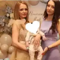 Илияна Йотова дундурка 3-годишно внуче! Синът й женен за красавица (СНИМКИ)