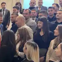 ИЗВЪНРЕДНО! Делян Пеевски се срещна с младежи от Кърджали - показа им Музея на Сглобката (СНИМКИ)