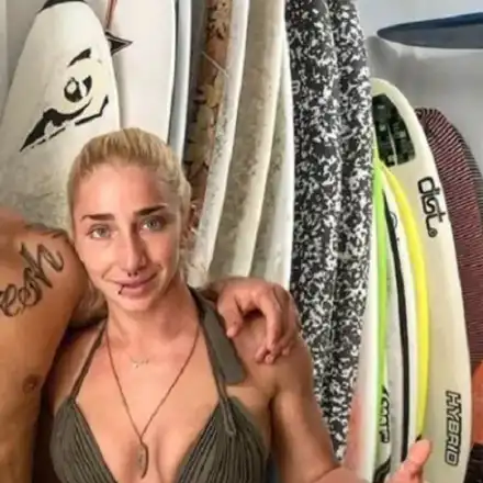 Жената на Сами Хоссни дере плеймейтки по 2 бона за рисувани вежди