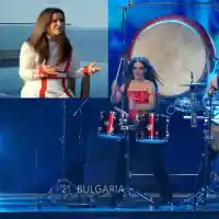 Какво става с Елица на Стунджи?! Певицата с 20 кила отгоре и плашещ грим (СНИМКИ)