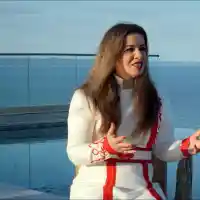 Какво става с Елица на Стунджи?! Певицата с 20 кила отгоре и плашещ грим (СНИМКИ)