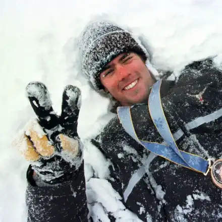 Лавина уби олимпийски медалист в швейцарските Алпи