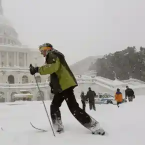 Ледникова епоха в САЩ: Мощната снежна буря взе първите си 11 жертви (снимки)