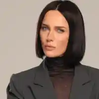 Мария Силвестър на пазар за рамки