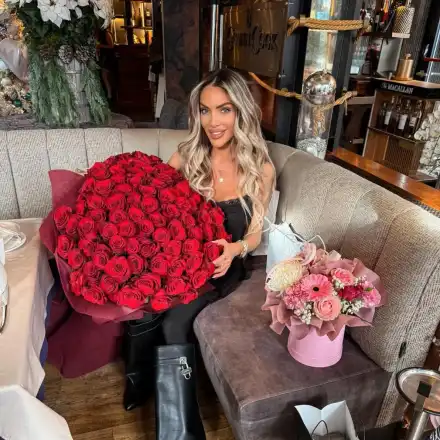 Много рози за рождения ден на Златка