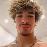 Модна икона: Никола Цолов впечатли Формула 2 с прически (СНИМКИ)