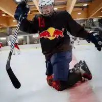 Модна икона: Никола Цолов впечатли Формула 2 с прически (СНИМКИ)