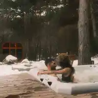 Намразиха я заради „Черешката“, но тя 5 пари не дава: Валерия Дакова гола и в горещи сцени с гаджето! (СНИМКИ)