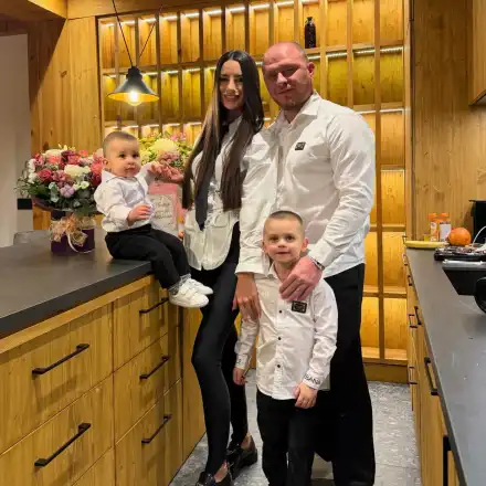 Шокираща селфи от кенефа на Атанасия Бачорска! Какво се случи в Панагюрище?