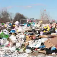 Огромно "временно" сметище на промишлена площадка в столичния район Слатина (снимки)