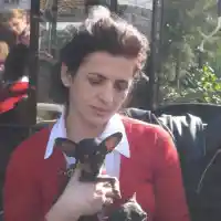 Сърцераздирателна загуба: Райна разкрива истината за майка си!