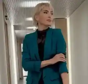 Ромина Андонова шокира с елегантен костюм и чушки!