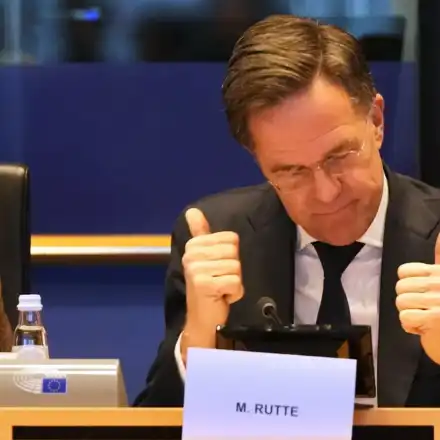 Рюте обяви пред ЕП, че е против самостоятелна европейска армия