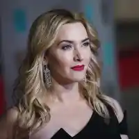 Шок и ужас: Извратен мъж отнел девствеността на 14-годишната Кейт Уинслет! (ПОДРОБНОСТИ)