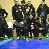 Скандал на държавното първенство по борба - съдийка заби юмрук на състезател