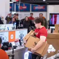 Шокиращ скандал в Техномаркет: Симон Борисов грабна 5 000 евро техника!