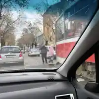 Трамвай блъсна дете до училище в центъра на София (снимки)