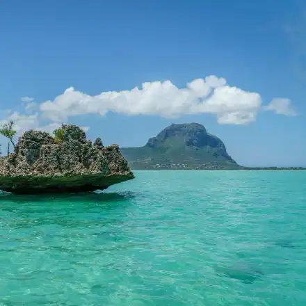 TravelLove - оттук започва пътешествието на мечтите 