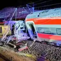 Шокираща трагедия в Испания: 41 жертви при железопътна катастрофа!