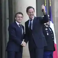 Шок! Тръмп разкри SMS-и от Макрон и Рюте - колко е опасно?