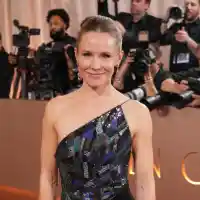 Златните глобуси 2026: Блясък и скандали на червения килим!