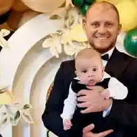 Звездни бебета носят радост през 2025 г. (СНИМКИ)