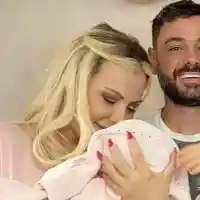 Звездни бебета носят радост през 2025 г. (СНИМКИ)