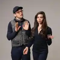 Шок! Алекс Сърчаджиева прелъсти Сано пред жена му!