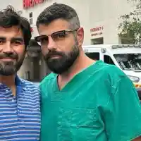 Шок! Азис с нова провокация: Мъжът му с три ръце!