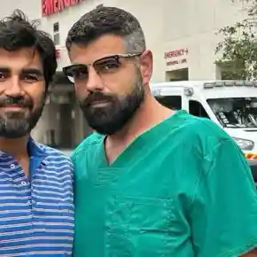 Шок! Азис с нова провокация: Мъжът му с три ръце!