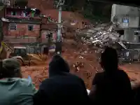 Десетки жертви и изчезнали в градове под кал и вода в Бразилия, тече масова евакуация (снимки)