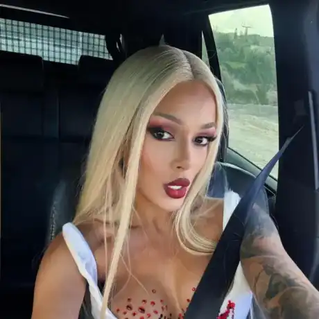 Скандал! Диона шокира с нова визия и блондински акценти!