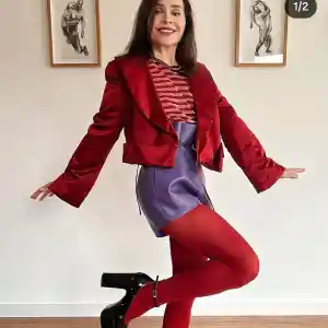 Ирина Флорин шокира с лилав минижуп на Свети Валентин!